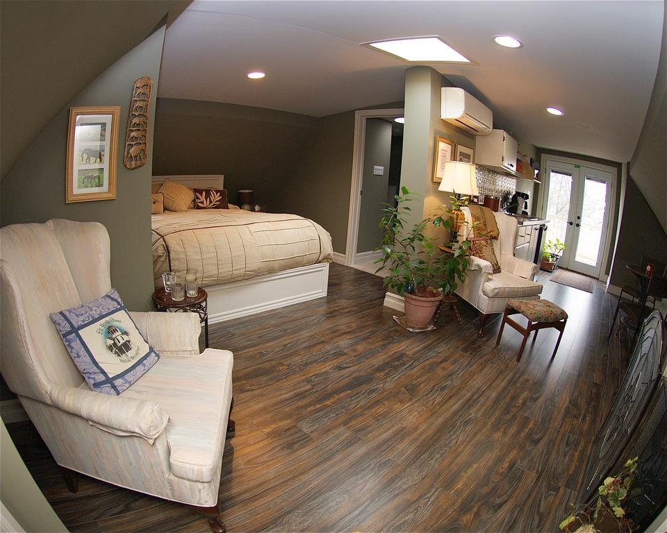 Bondy House Bed & Breakfast Amherstburg Buitenkant foto