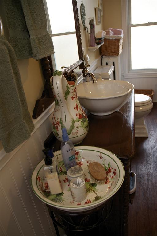 Bondy House Bed & Breakfast Amherstburg Buitenkant foto