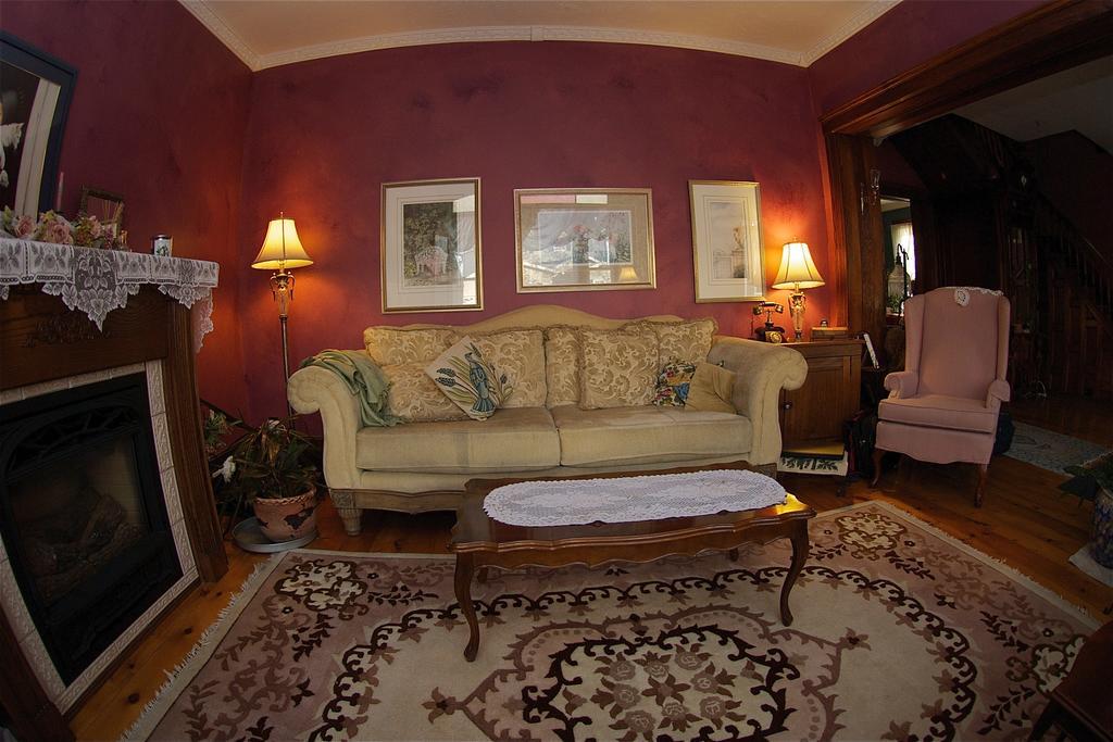 Bondy House Bed & Breakfast Amherstburg Buitenkant foto