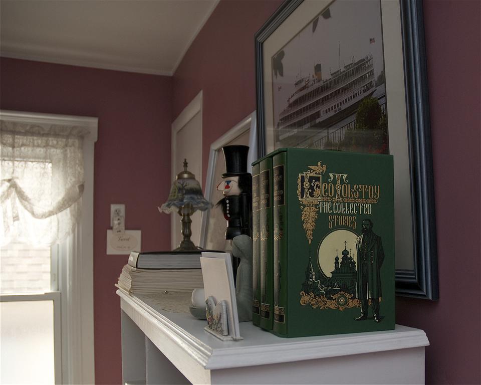 Bondy House Bed & Breakfast Amherstburg Buitenkant foto