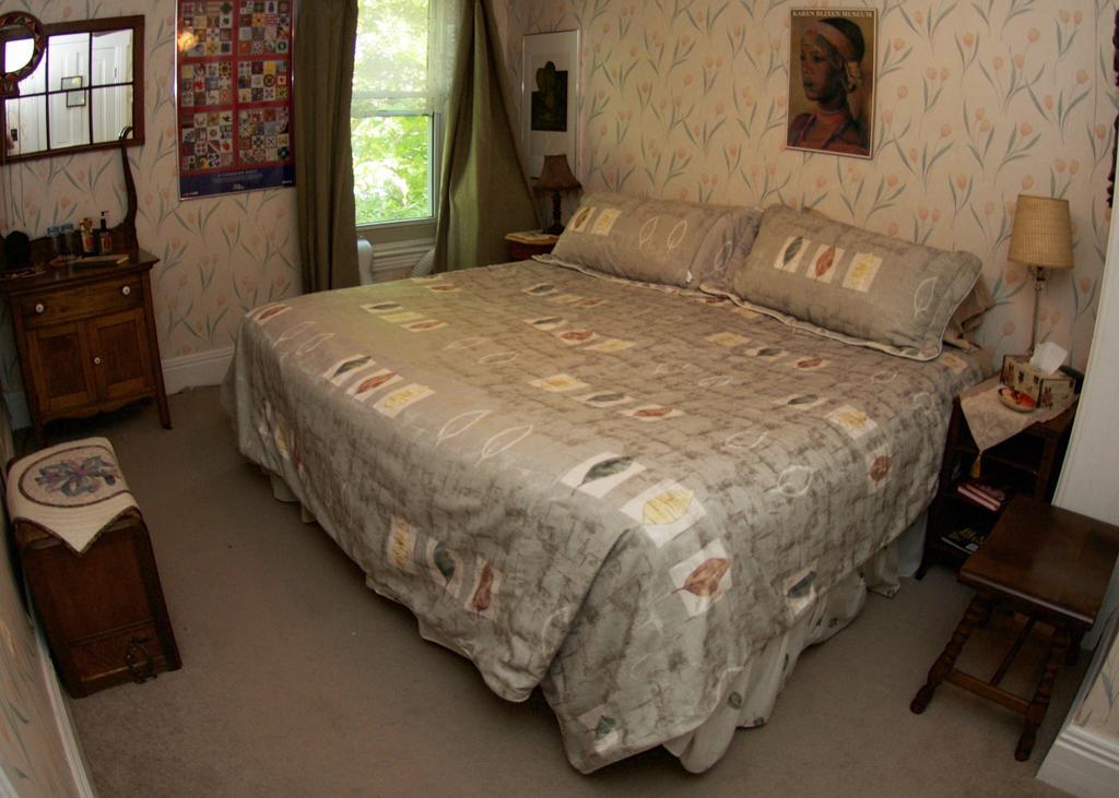 Bondy House Bed & Breakfast Amherstburg Buitenkant foto