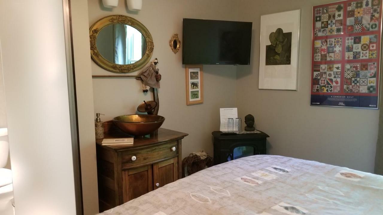 Bondy House Bed & Breakfast Amherstburg Buitenkant foto