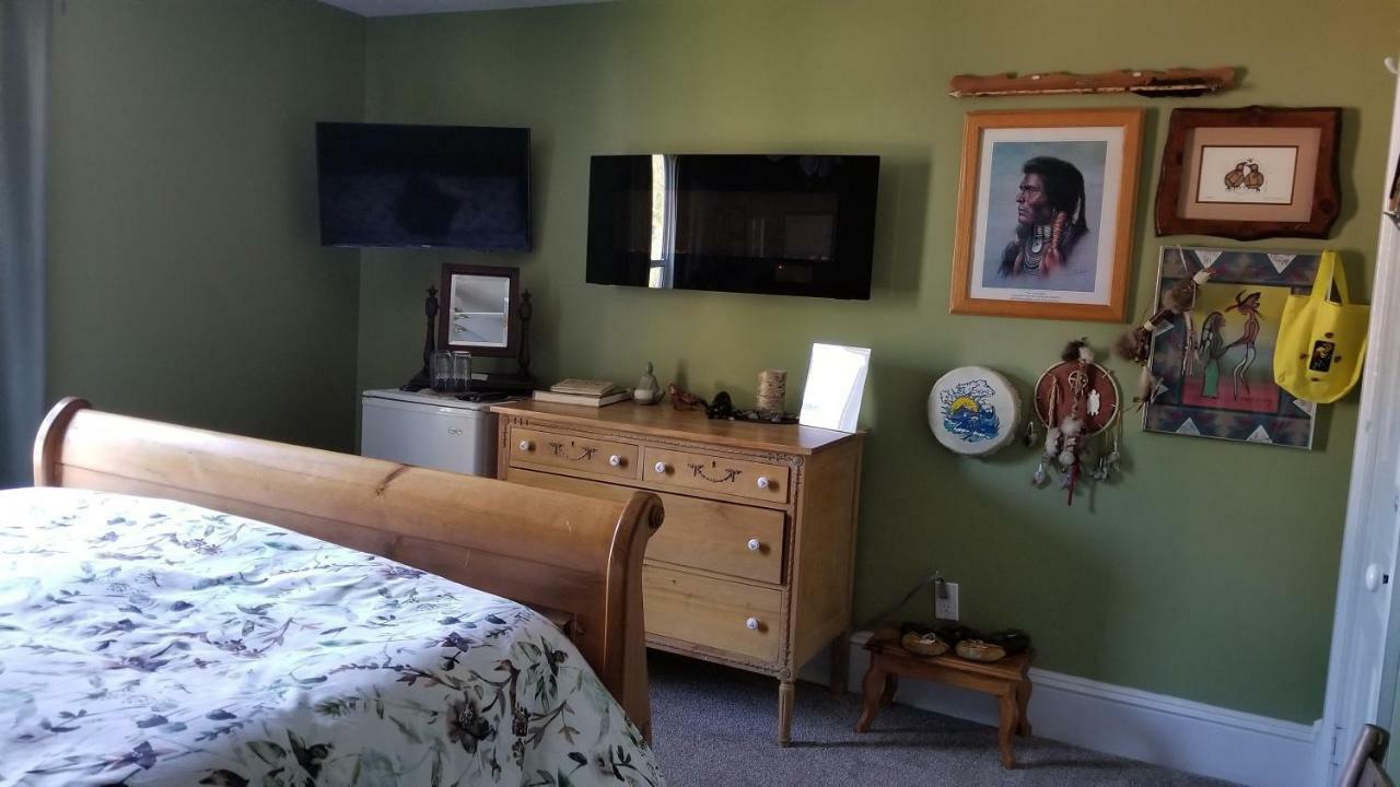 Bondy House Bed & Breakfast Amherstburg Buitenkant foto